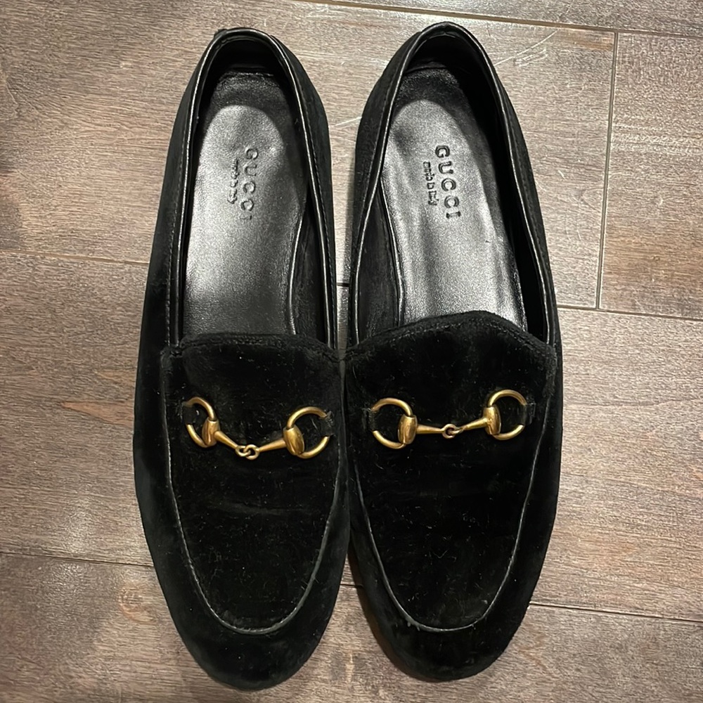 black velvet loafers used a few times!! But still in good conditions. !!!